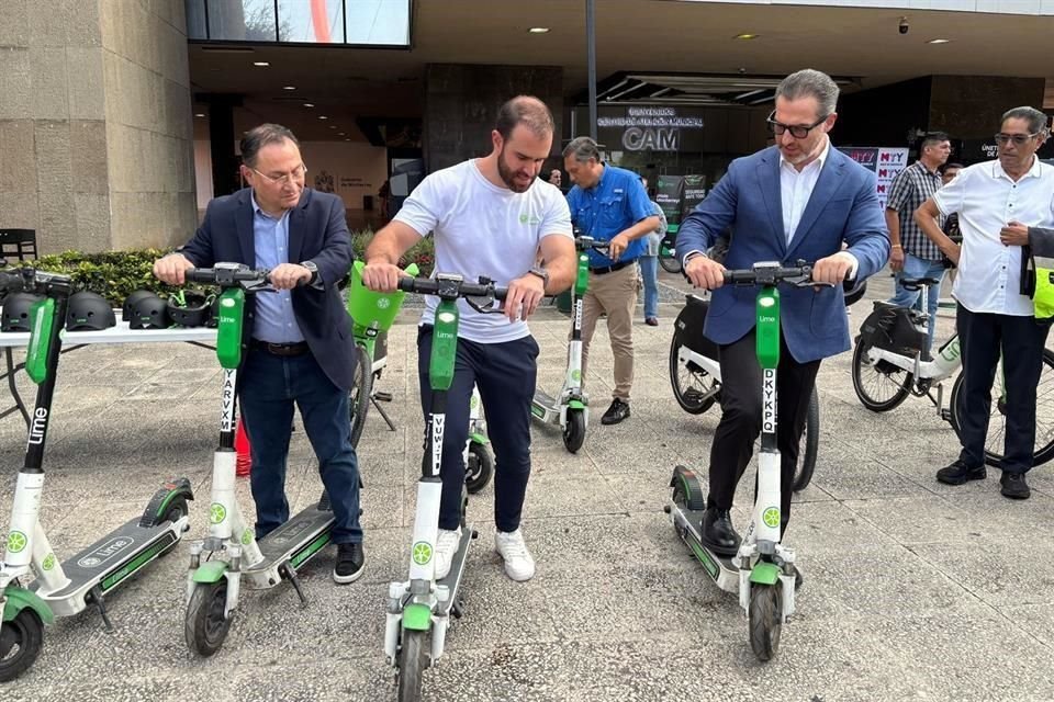 El Alcalde Adrián de la Garza presentó 100 patines y 50 bicicletas que estarán disponibles para renta a partir de hoy.