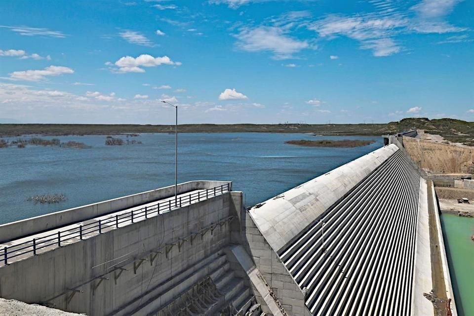  En un concurso publicado el viernes por Fideproes, se advierte de la edificación del proyecto turístico en este embalse que aún no es entregado por el Estado. 