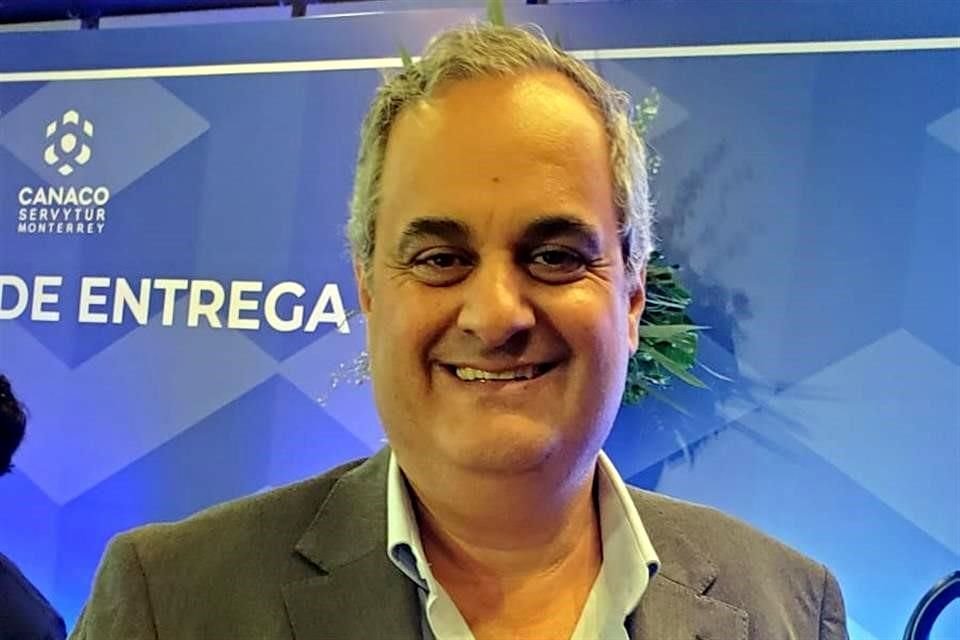 Alex Marcos Zablah, Commercial Director of Grupo Comercial Control.