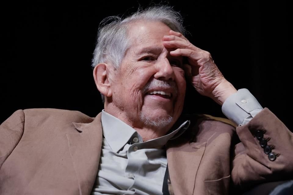 Honran amigos a Hugo Hiriart