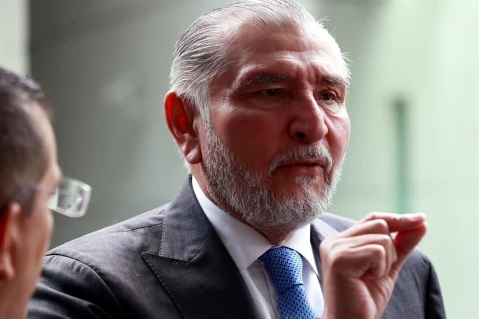 The coordinator of the Morena senators, Adán Augusto López.