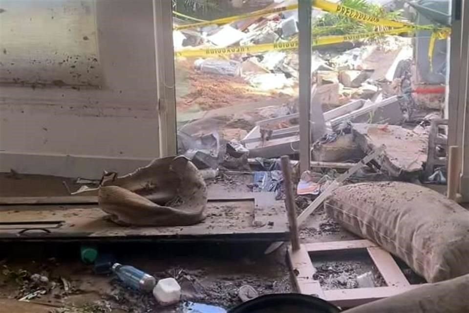 Un bebé de 7 meses resultó con lesiones graves tras la caída de una barda de concreto en un sector de la Privada Catujanes.