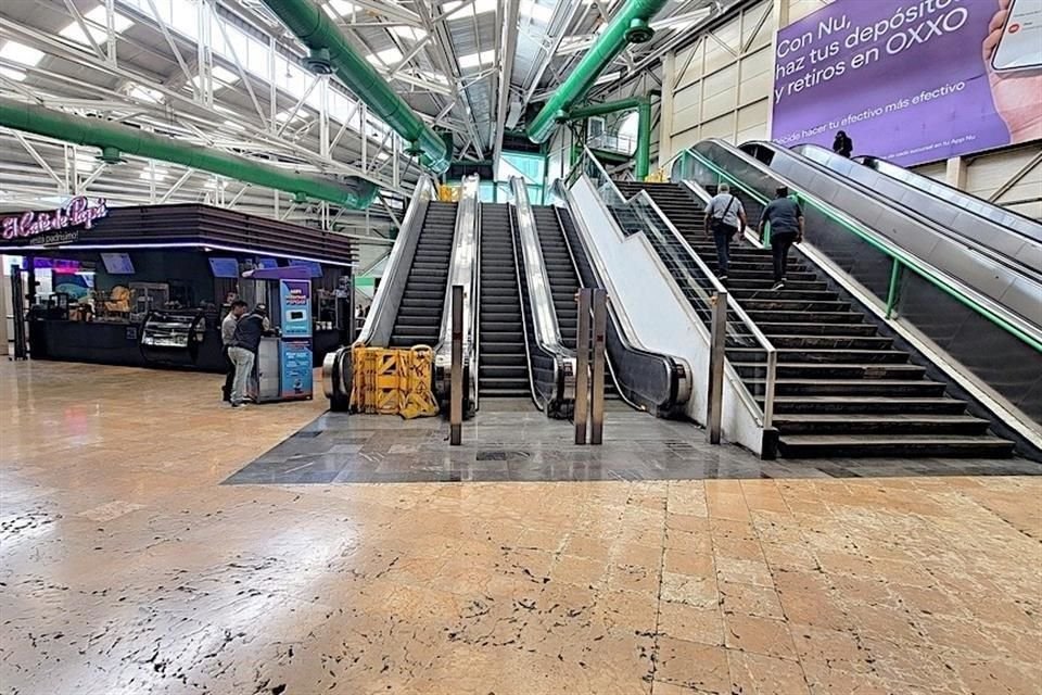 En la estación Cuauhtémoc se registran con frecuencia fallas en las escaleras eléctricas.