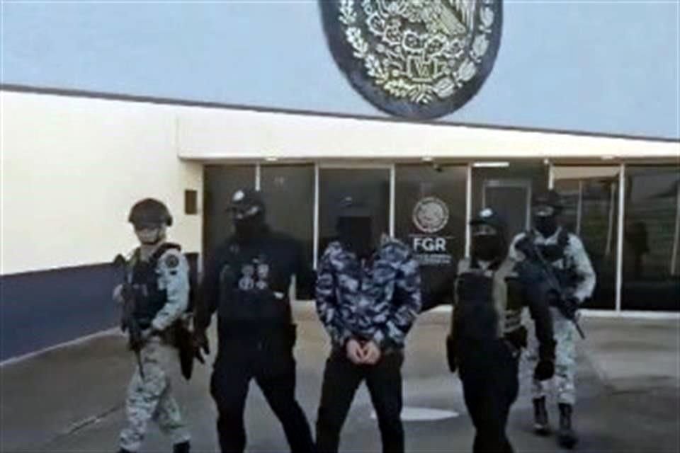 Las fuerzas federales lograron aprehender a Rayberth 'N', alias 'El Rayo', presunto líder del Cártel Jalisco Nueva Generación (CJNG) en Villa de Álvarez, Colima.