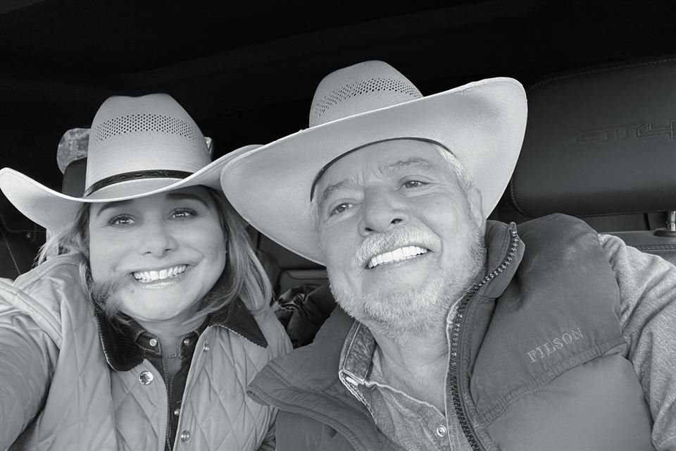 Víctor Cruz Russek, esposo de la Gobernadora de Chihuahua, María Eugenia Campos, falleció a la edad de 75 años en la capital del estado.