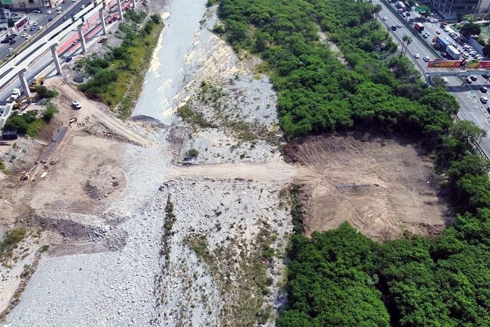 A la altura de Morones y Loma Larga, se realizó un segundo desmonte en el lecho del Río Santa Catarina.