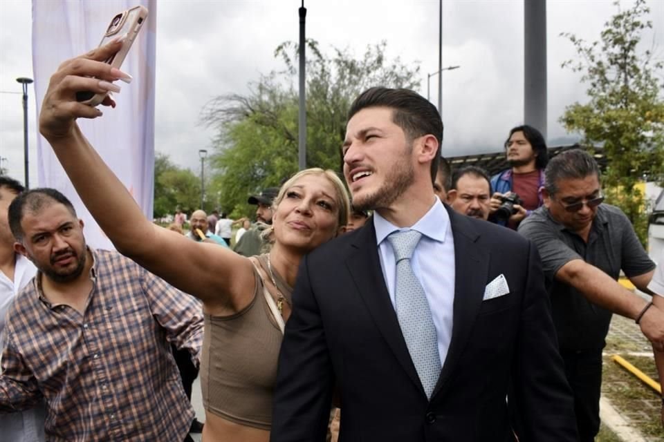 El Gobernador Samuel García aseguró que el Estado recibirá próximamente mil camiones más.