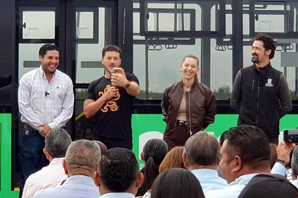 El Mandatario insistió en que en mayo del próximo año se pondrá en operación el monorriel que se construye de San Jerónimo al Aeropuerto.