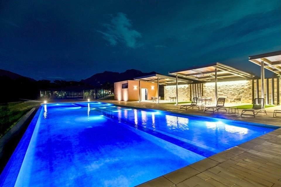 comprende 300 lotes que se desarrollarán en cuatro fases, dentro de un conjunto bardeado y con caseta de vigilancia.