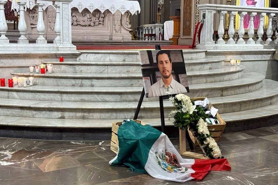 Tras el asesinato del líder limonero Bernardo Bravo, hallado sin vida el lunes en Tierra Caliente, ciudadanos, familiares y productores de limón se movilizaron en Morelia para exigir paz y justicia.