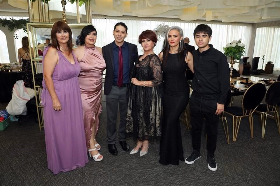 Claudia Granados, Liliana Gallegos, Iván Urbina, Yolanda Granados, Margarita Ruvalcaba y Daniel Peña