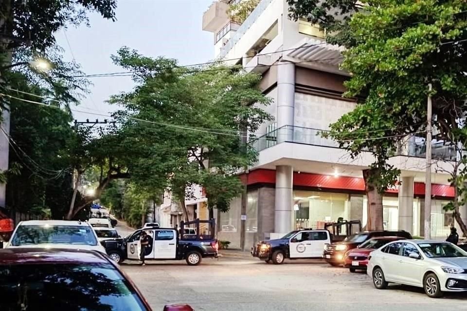 En Villahermosa, autoridades catearon un departamento de lujo vinculado a Hernán Bermúdez, exsecretario de Seguridad de Tabasco, buscado a nivel internacional por presuntos nexos con el crimen.