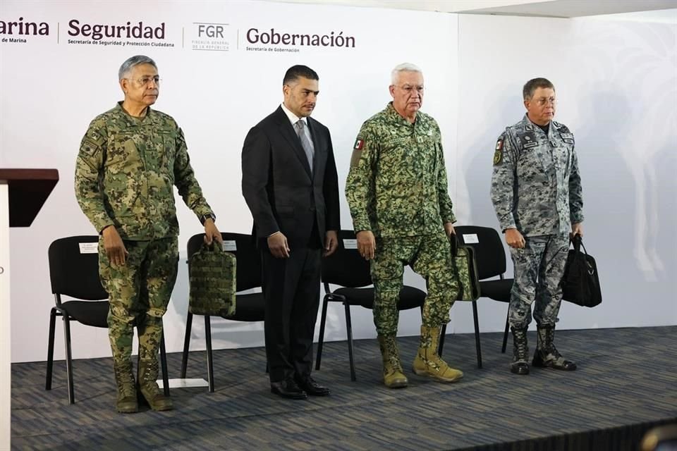 Gabinete de Seguridad informó que Carlos Manzo, Alcalde de Uruapan, contaba con protección de 14 elementos de GN y de municipales de confianza.