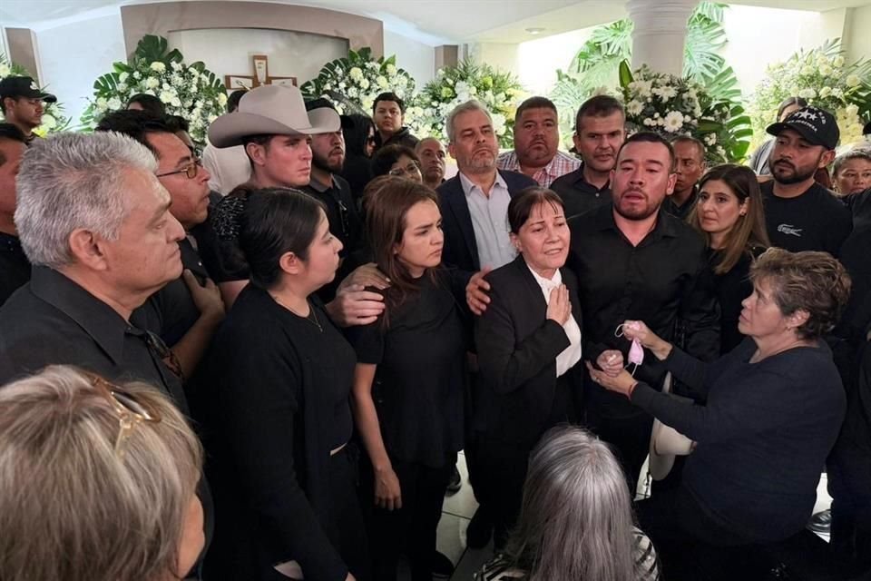 Ramírez Bedolla expresó sus condolenncias a la esposa y familiarez del Alcalde Manzo.