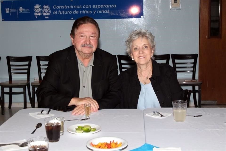 Santiago Cantú y Esperanza Alanís de Cantú