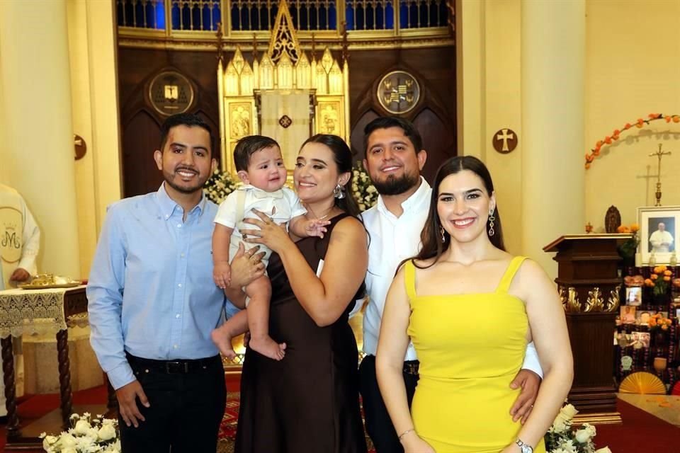 Sergio Ortiz, Eugenio Ortiz, Estefanía Quiroga, Elias Quiroga y Kenia García