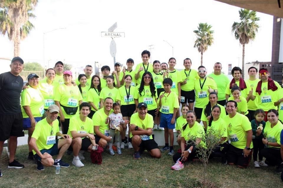 Vecinos de Privadas de Lindora, y algunas colonias aledañas, asisten a la primera edición de la Carrera Running Club, el 9 de noviembre.