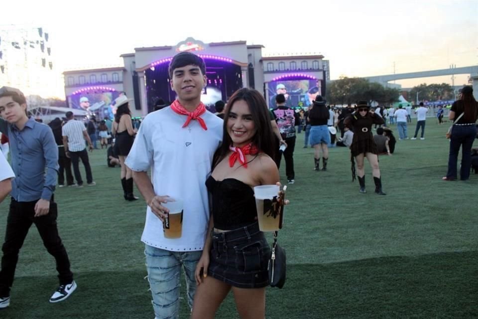 Iván Castillo y Nía Cruz