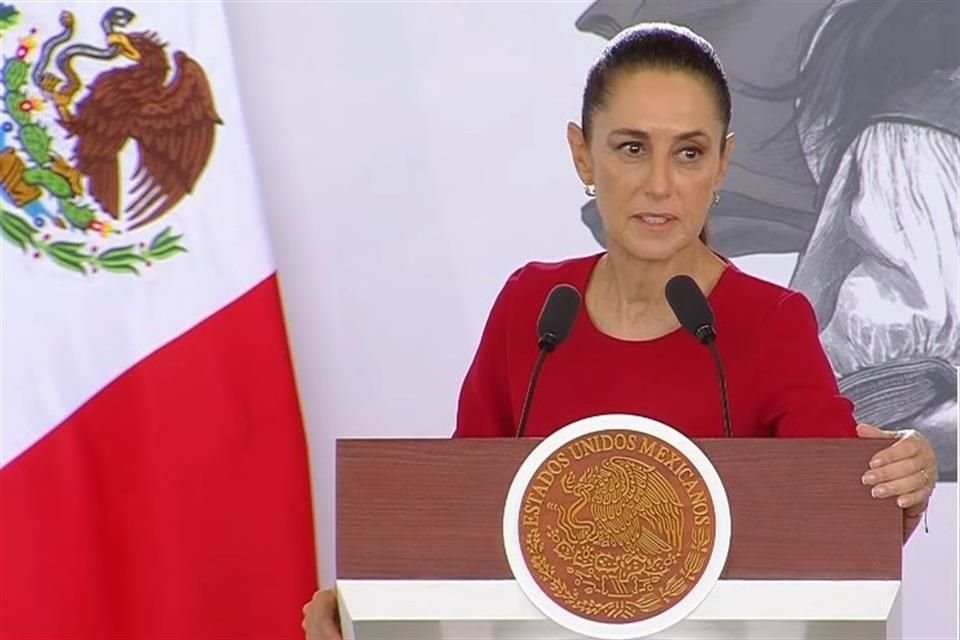 Sheinbaum explicó que las pipas antihuachicol de la Sedena pasarán a Pemex tras revisiones y paros que provocaron desabasto del combustible.