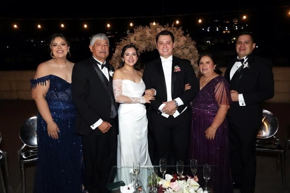 FAMILIA DE LA NOVIA Nancy Molina, Martín Molina Hernández, LOS NOVIOS, Nazaria Torres Escobedo e Iván Molina