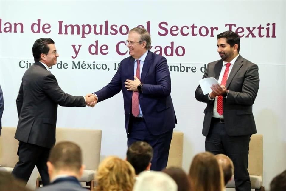 Ebrard dijo que se ha atacado a las importaciones irregulares y el contrabando.