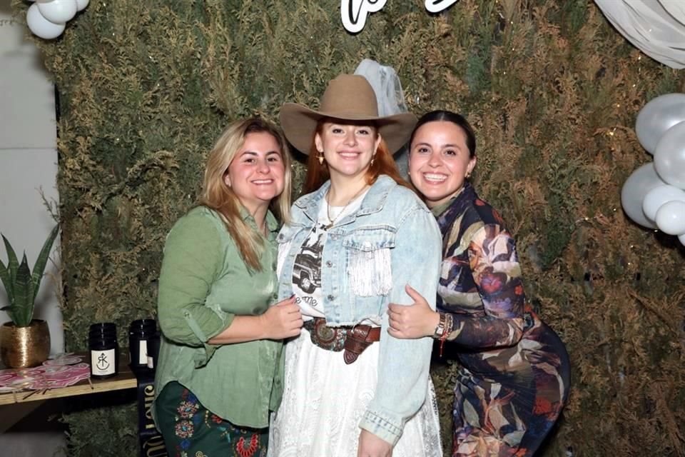 Velia Guajardo, Karen Rubio y Ale Guajardo