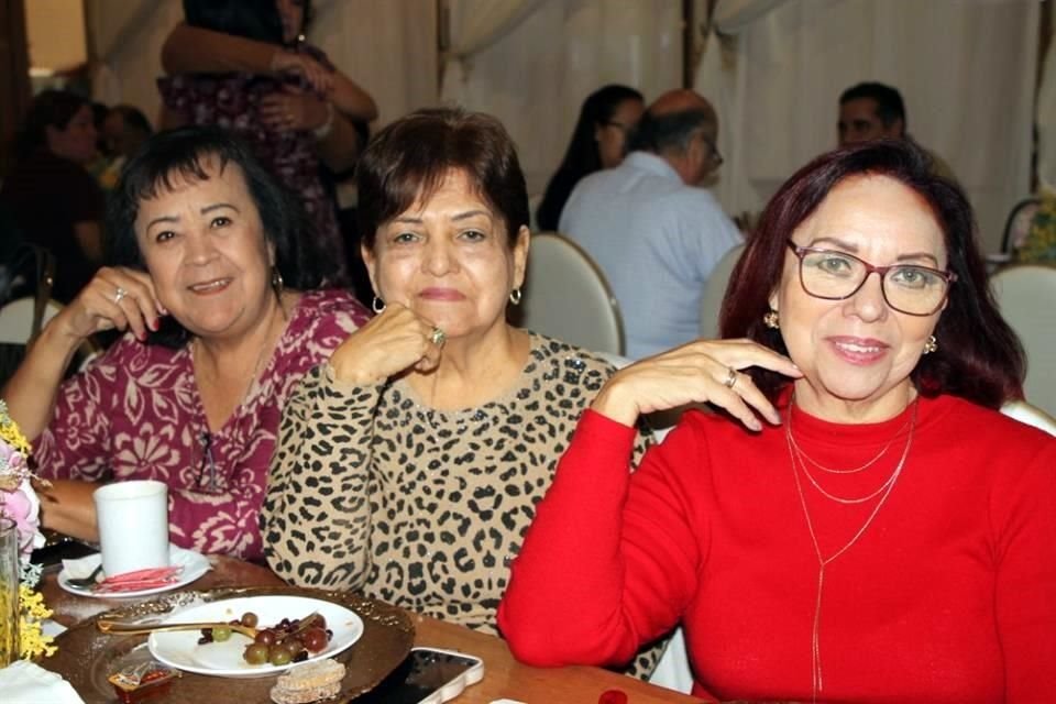 Leticia Guerrero, Leticia Barrientos y Tina Flores