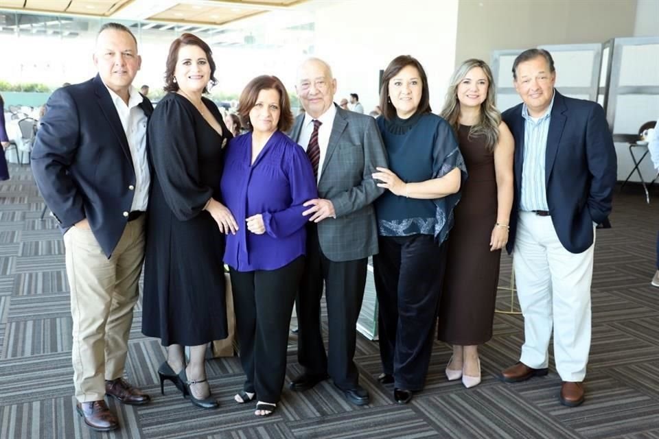 Gerardo García, Nancy Leal, Olga Nelly García, José García Dávila, Sonia García, Gabriela Treviño y Ricardo García