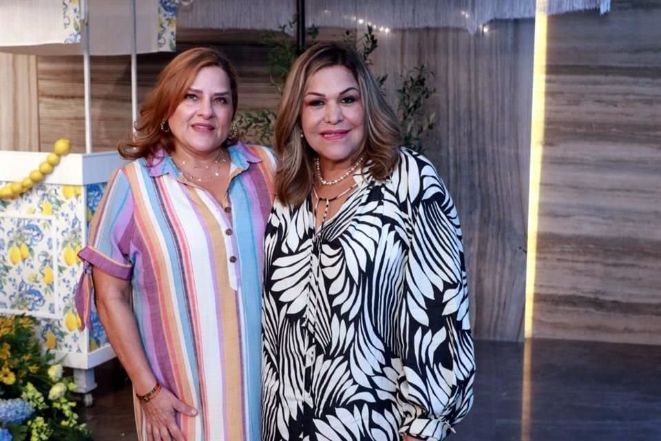 Scarlett Chapa y Adriana González