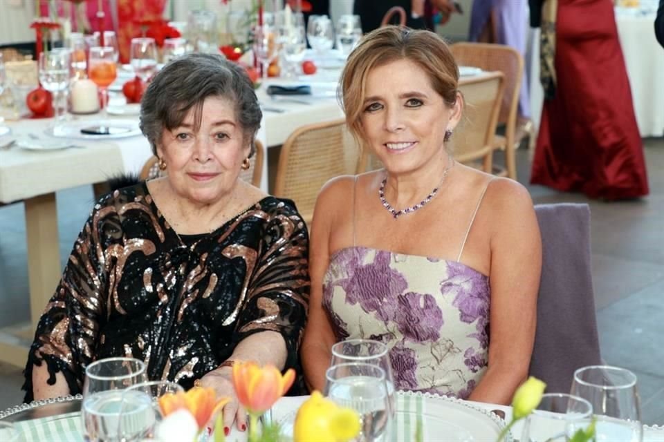 Eva Peña y María Schiaffino de Ballí