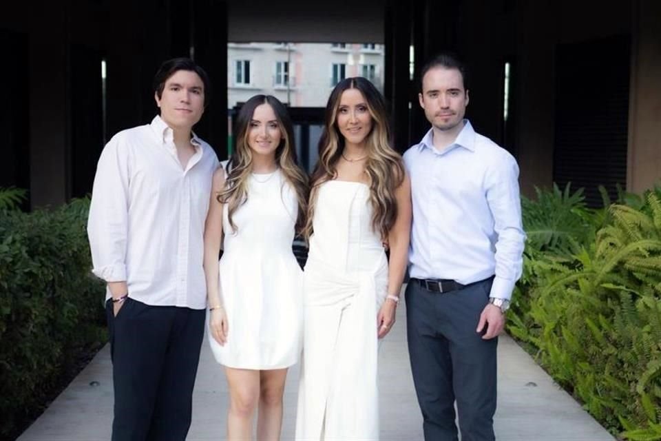 Alejandro Rodríguez, Adriana Rodríguez, Adriana Chapa y Eduardo Rodríguez