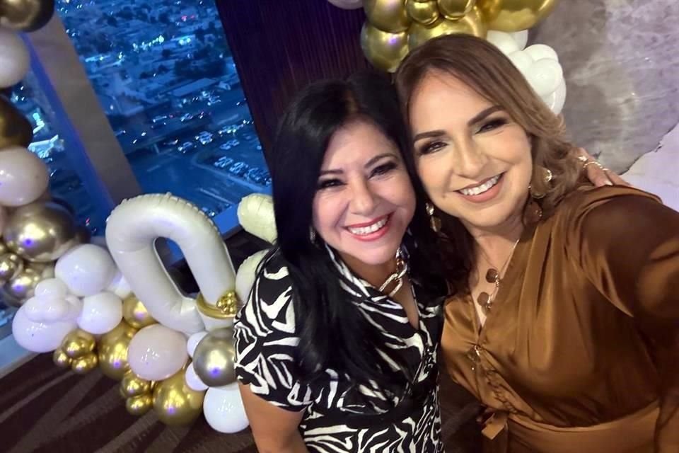 Diana De Salinas y Mayra Salinas