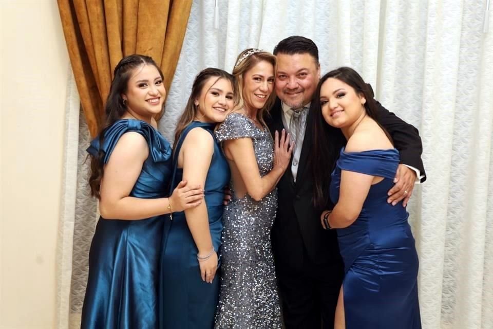 Bárbara Treviño, Camila Treviño Vero de Treviño, José Treviño y Mariana Treviño