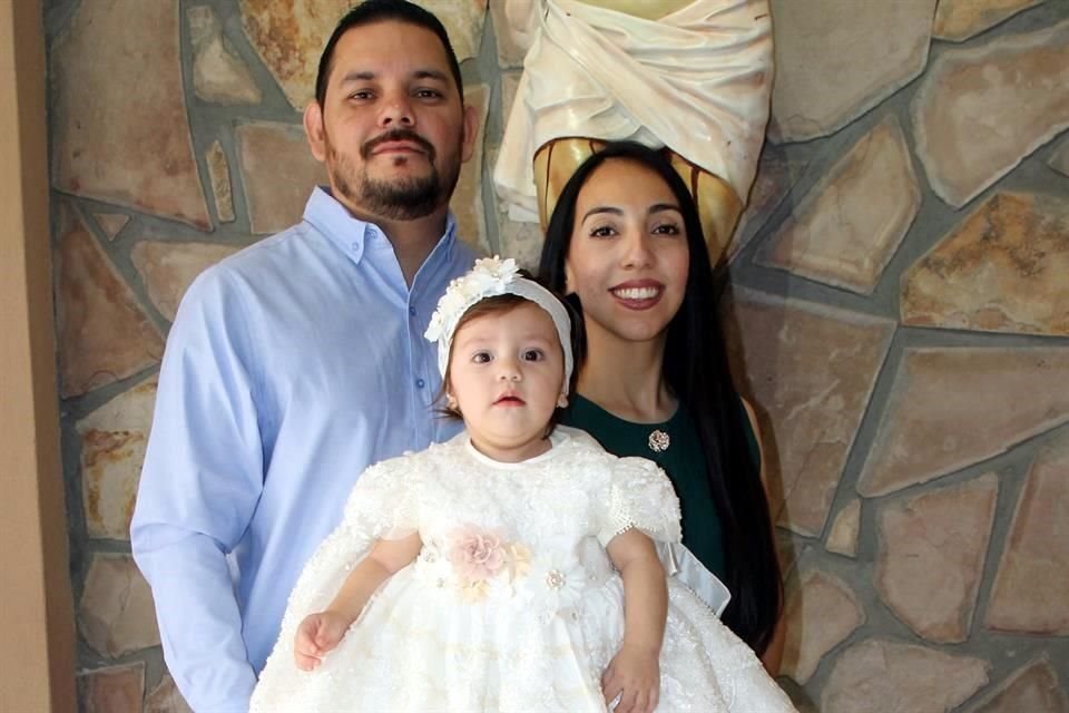 Moisés Vázquez González, Andrea Reyna Espinoza y Rebeca Vázquez Reyna