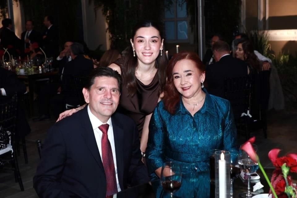 Gaby Morones Garza, Carlos Morones Peña y Gaby Garza de Morones