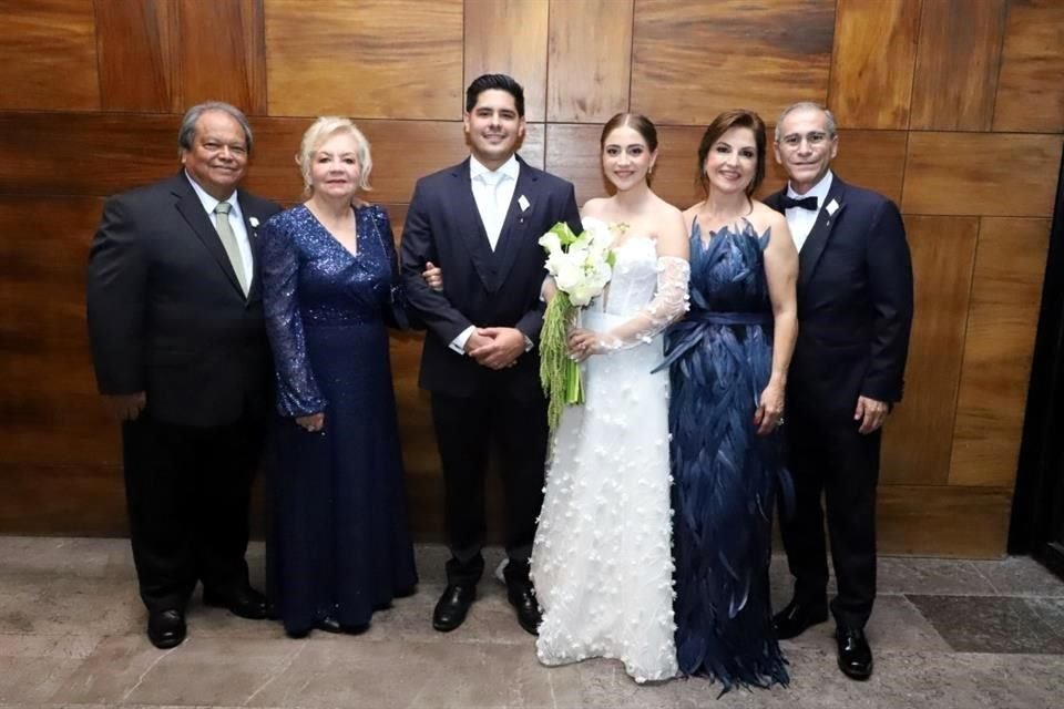 Sergio Alonso, Alicia González, Ian Rodríguez, Nadja Hamdan, Narda de Hamdan y Guillermo Hamdan