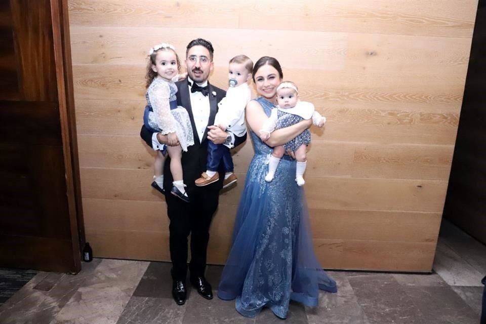 Narda Carrera, Ricardo Carrera, Ricky Carrera, Narda Hamdan y Roberta Carrera