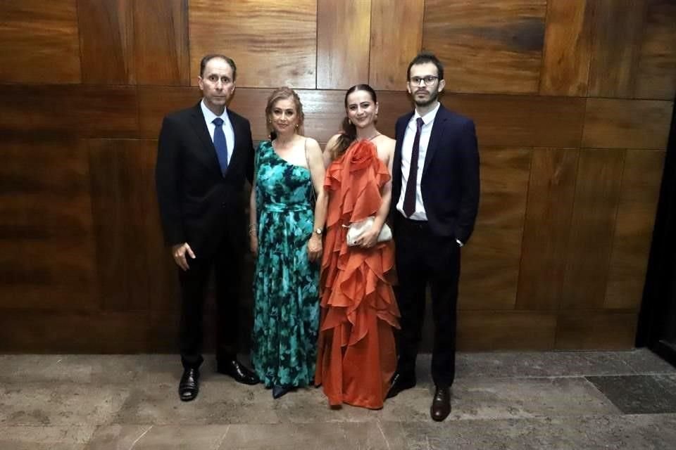 Jorge Hamdan, Alejandra de Hamdan, Ángela Hamdan y Jorge Hamdan