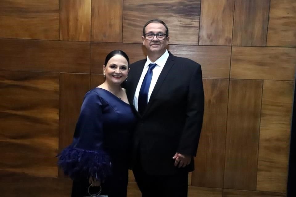 Laura Garza y Javier Garza