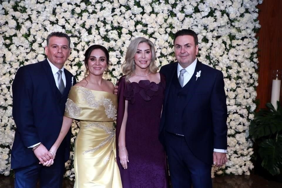 Elías Martínez Almeda, Yuridia Muñoz Cano de Martínez, Lilián Monárrez de Campos y Horacio Campos González