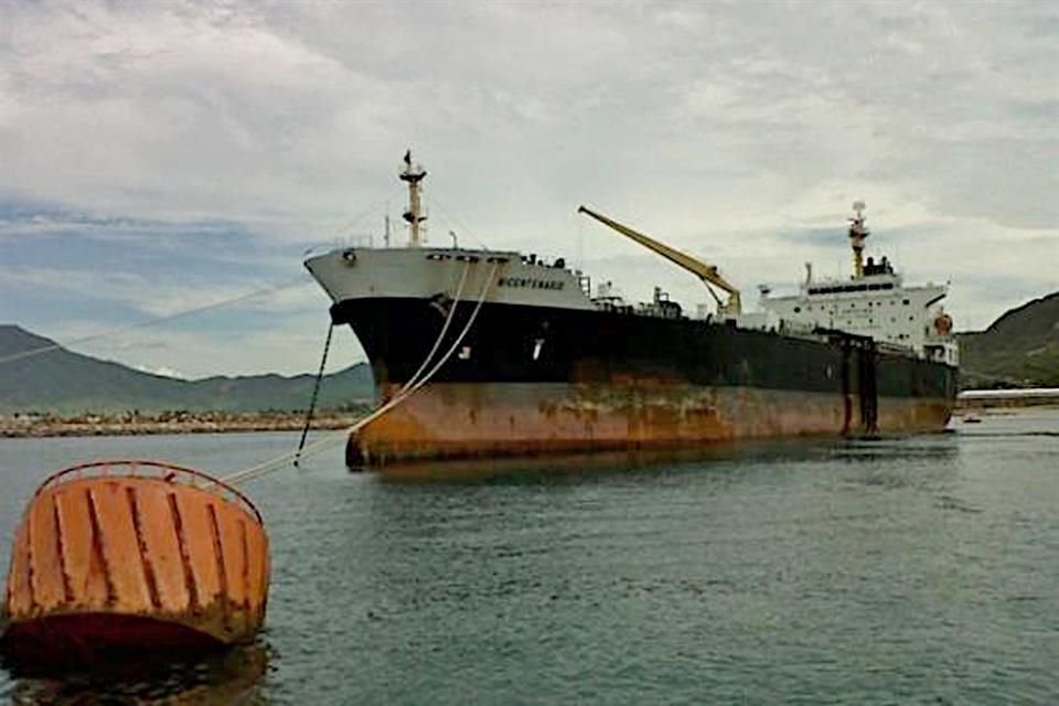 Meksiko, Edomex, Nuevo León ve Chiapas gibi eyaletlerde benzin sıkıntısı yaşanırken, Pemex Küba'ya benzin tedarikini durdurmadı.