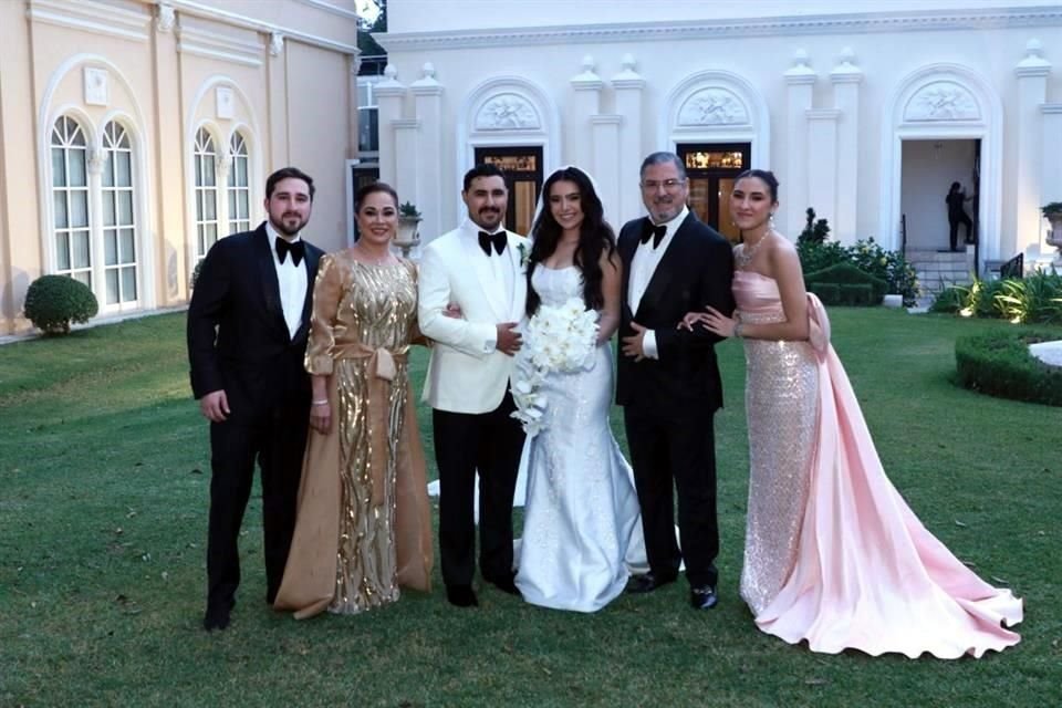 Alejandro Carbajal Pedraza, Alejandra Pedraza de Carbajal, Maximiano Carbajal Pedraza, Alexa Valeria Rodríguez Donías, Max Carbajal Sepúlveda  y Julia Carbajal Pedraza