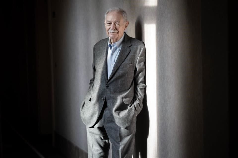 Eduardo Mendoza, Premio Cervantes, inaugurará el domingo 30 de noviembre el Salón Literario Carlos Fuentes de la FIL.