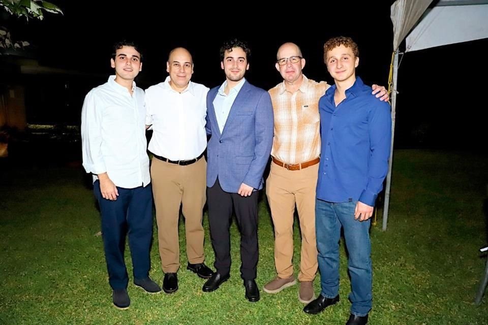 Sebastián Elizondo, Antonio Elizondo Serna, Antonio Elizondo Lozano, Stefan Fernández y Fiero Fernández