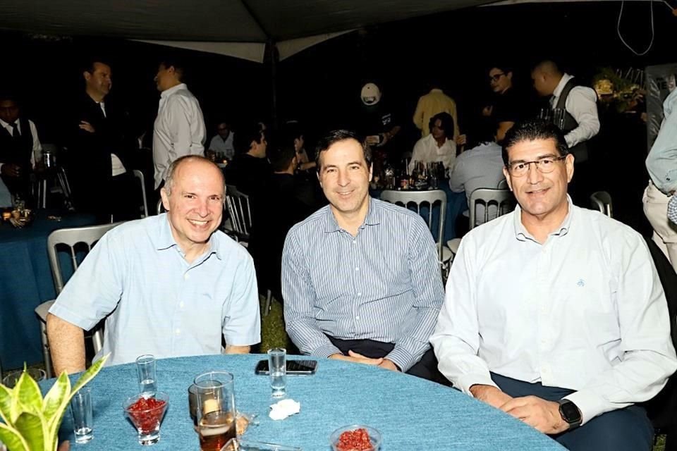 Pepe Cremades, Juan Pablo García y Rafael Valadés
