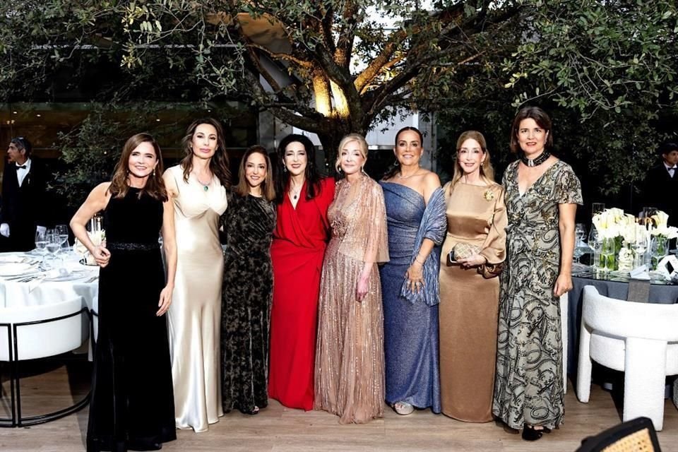 Maru Cantú, Beatriz Castañeda, Lorenza Herrera, Magdalena Herrera, Bárbara Herrera, Sagrario Hinojosa, Balbina Herrera y Alejandra Santos