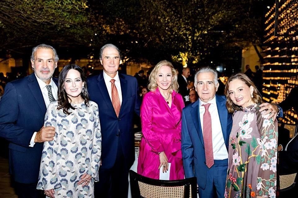 Napoleón Cantú, Karina Herrera de Cantú, David Fernández, Elisa Sada de Fernández, Adrián Porte y Adriana García de Porte