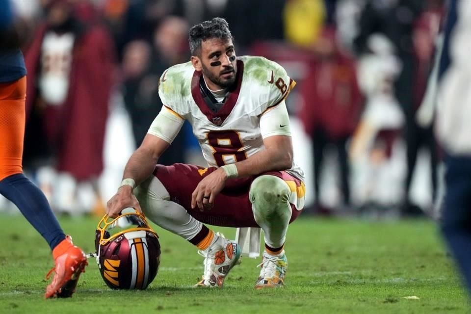 Marcus Mariota estuvo a punto de hacer un épico regreso para los Commanders en tiempo extra, pero su pase fue bloqueado.