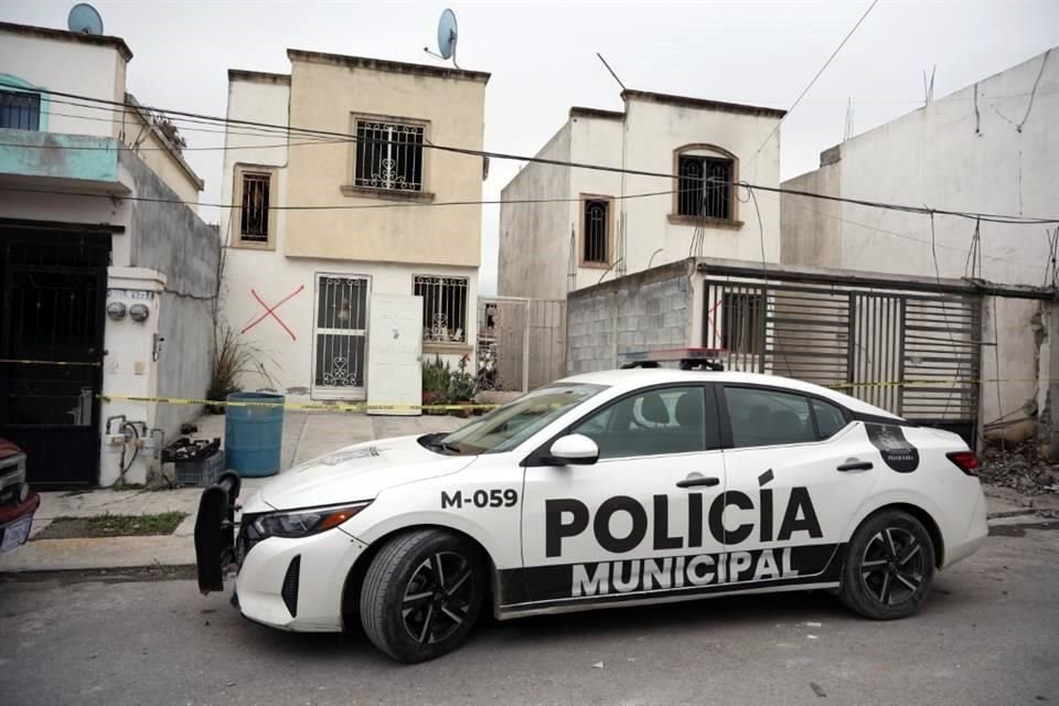 La casa de José Luis Mejía sufrió daños severos y espera que resuelvan si debe ser demolida.