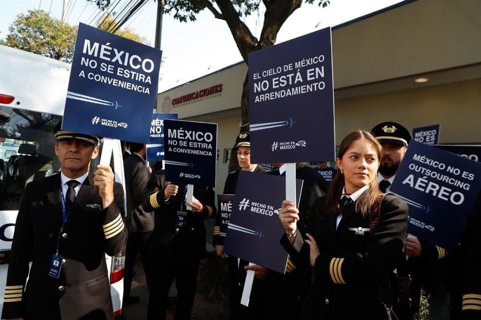 Al esquema en el que las aerolíneas nacionales arrenden aeronaves con tripulaciones extranjeras se le conoce como arrendamiento húmedo (wet lease).